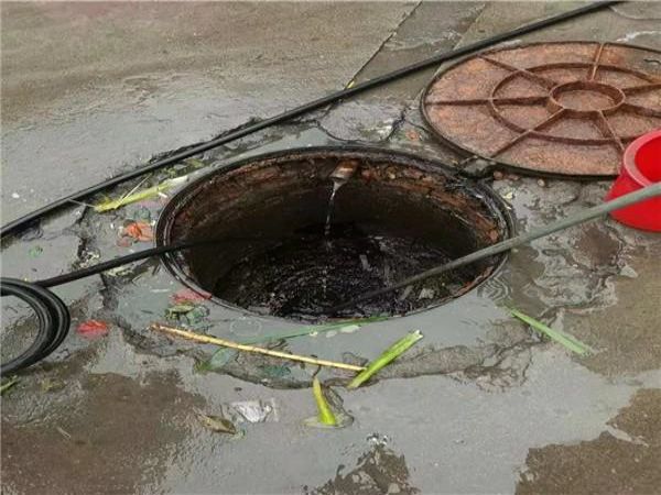 如何疏通汽车雨刮器喷头（如何疏通汽车雨刮器喷头水）